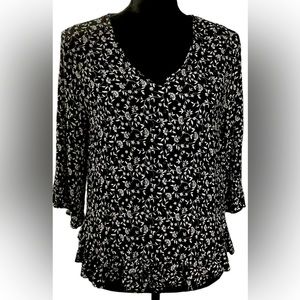 Gorgeous Cynthia Rowley black & white floral 3/4” sleeve size L shirt